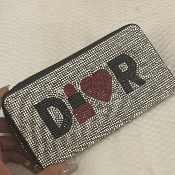 The Unbranded Brand Handbags - Silver and Red Rhinestone Clutch Wallet Nwt Beautiful